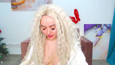 Snapshot of miss_kiten chatting on 02.24.25 miss_kiten online show from 02.24.25