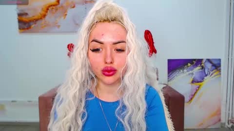 Snapshot of miss_kiten chatting on 03.11.25 miss_kiten online show from 03.11.25