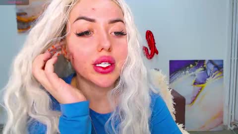 Snapshot of miss_kiten chatting on 03.11.25 miss_kiten online show from 03.11.25