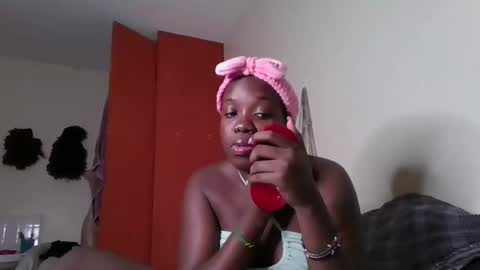 Snapshot of miss_kookie chatting on 01.21.25 miss_kookie online show from 01.21.25