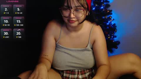 Snapshot of miss_ly_ chatting on 12.22.24 ly independent model online show from 12.22.24