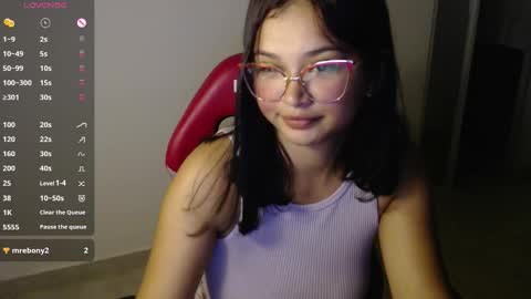 Snapshot of miss_ly_ chatting on 10.03.25 ly independent model online show from 10.03.25