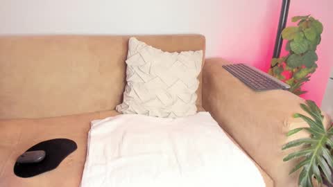 Snapshot of miss_melanie18 chatting on 11.28.25 Alejandra online show from 11.28.25