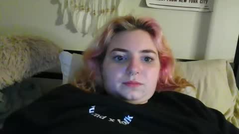 Snapshot of miss_miseryxo chatting on 04.22.26 bri online show from 04.22.26