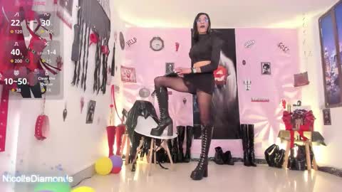 Miss Nicole online show from 10.07.25