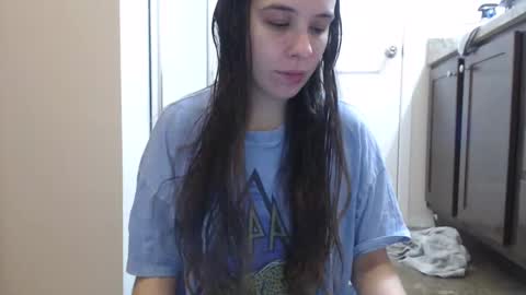 Snapshot of miss_sunshine01 chatting on 12.03.24 Bella online show from 12.03.24