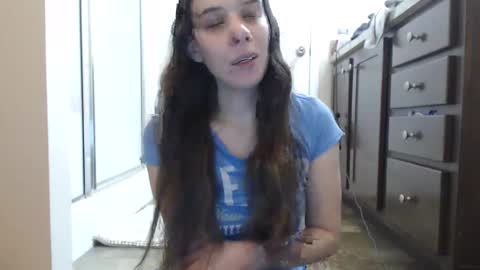 Snapshot of miss_sunshine01 chatting on 12.08.24 Bella online show from 12.08.24