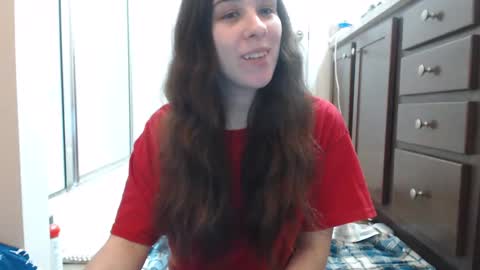 Snapshot of miss_sunshine01 chatting on 01.01.25 Bella online show from 01.01.25