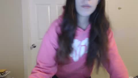 Snapshot of miss_sunshine01 chatting on 03.12.25 Bella online show from 03.12.25