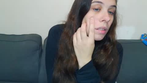 Snapshot of miss_sunshine01 chatting on 09.19.25 Bella online show from 09.19.25