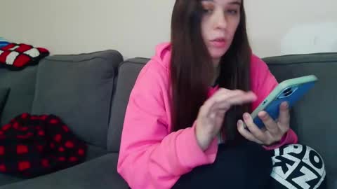 Bella online show from 10.31.25