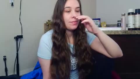 Snapshot of miss_sunshine01 chatting on 05.31.26 Bella online show from 05.31.26
