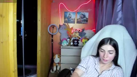 Snapshot of miss_tasy chatting on 05.29.26 Melanie January 15th is my birthday there will be an interesting show online show from 05.29.26