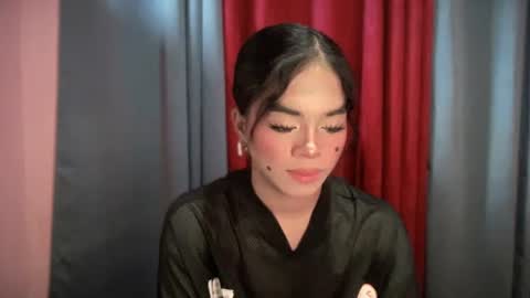 miss_veron_xoxo online show from 11.17.25