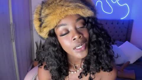 Snapshot of miss_west chatting on 01.15.25 Tay Tay Independent Model   online show from 01.15.25