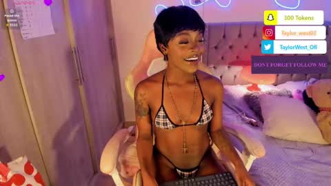 Snapshot of miss_west chatting on 10.17.25 Tay Tay Independent Model   online show from 10.17.25