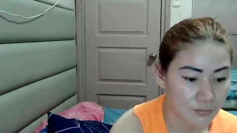 HOT MOMMY ZEPHYR online show from 04.22.26