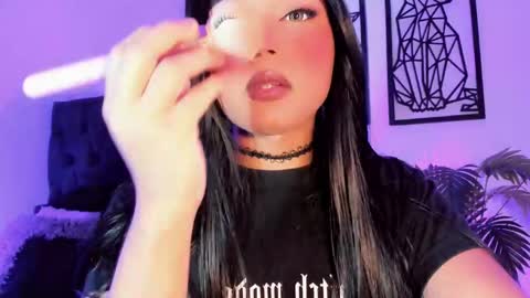 Snapshot of miss_zz chatting on 11.27.25 miss_zz online show from 11.27.25