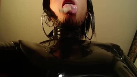 Anarkitten  online show from 10.21.25