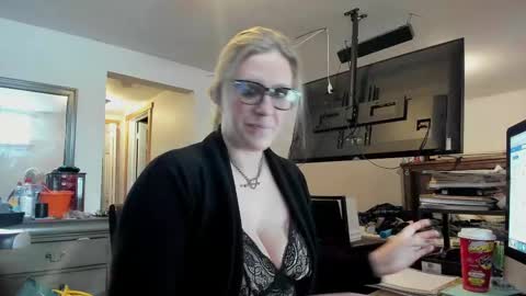 Snapshot of missandsircum chatting on 03.01.25 missandsircum online show from 03.01.25