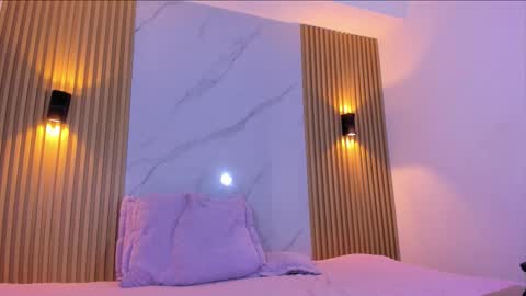 Snapshot of missarii28 chatting on 10.31.25 Mis Ari online show from 10.31.25