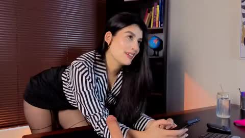 Laura online show from 06.03.26