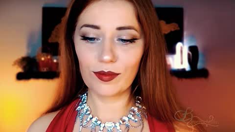 The divine Beverly online show from 11.14.25