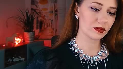 The divine Beverly online show from 02.10.26