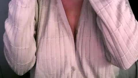 Snapshot of missbiny chatting on 06.16.26 Avamlash online show from 06.16.26