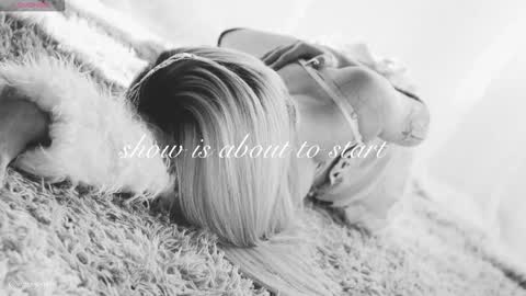 Chloe freelance model Please your thumbs up are important  online show from 03.20.26