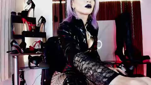 Snapshot of missdarklady chatting on 07.23.26 Missdarklady online show from 07.23.26