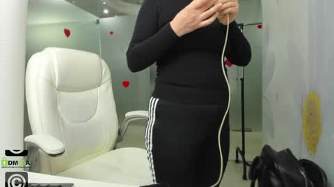 Miss Domina online show from 04.04.26