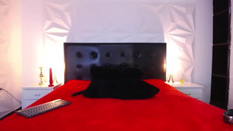 Snapshot of missellien chatting on 01.29.25 Angela online show from 01.29.25