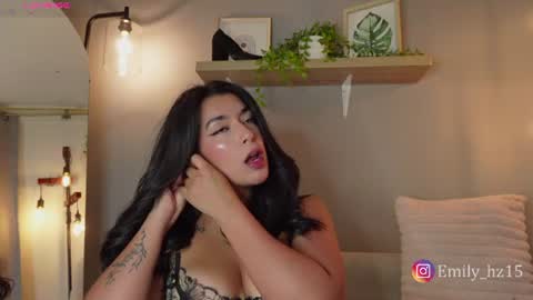 Snapshot of missemily_11 chatting on 07.24.26 Yuliana online show from 07.24.26
