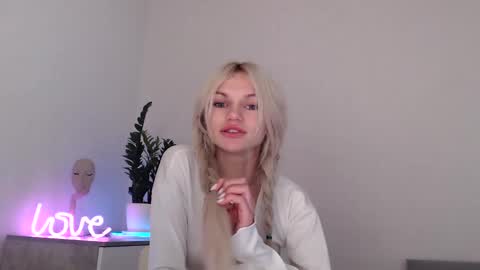 Snapshot of missemma1111 chatting on 12.09.24 EMMA online show from 12.09.24