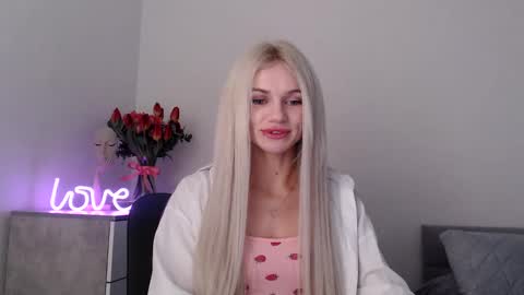 Snapshot of missemma1111 chatting on 02.07.25 EMMA online show from 02.07.25