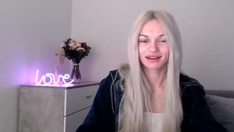 Snapshot of missemma1111 chatting on 03.07.25 EMMA online show from 03.07.25