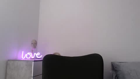 Snapshot of missemma1111 chatting on 09.08.25 EMMA online show from 09.08.25