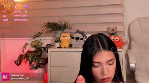 Snapshot of missesmeralda chatting on 10.22.25 Julieta Arboleda but i like call me esme online show from 10.22.25