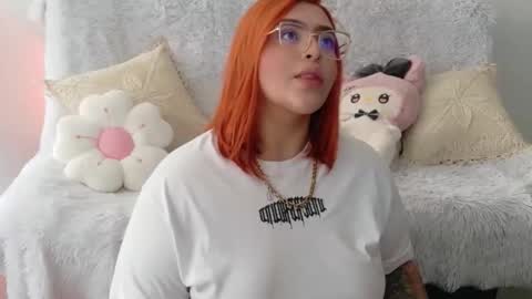 Snapshot of missevans_ chatting on 04.14.26 missevans_ online show from 04.14.26