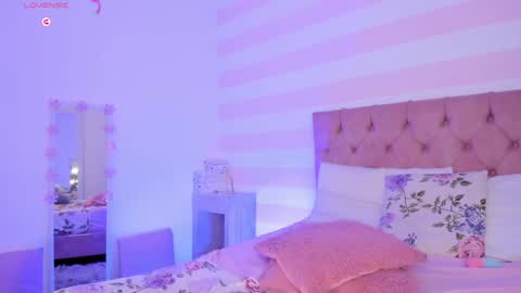 Snapshot of misshiller_gh chatting on 12.24.24 Melany Hiller online show from 12.24.24