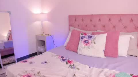 Snapshot of misshiller_gh chatting on 10.08.25 Melany Hiller online show from 10.08.25