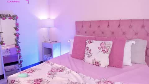 Snapshot of misshiller_gh chatting on 11.05.25 Melany Hiller online show from 11.05.25