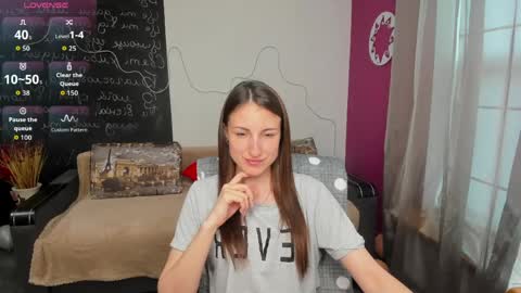 Snapshot of missis_sofiia chatting on 04.25.26 Sofia online show from 04.25.26