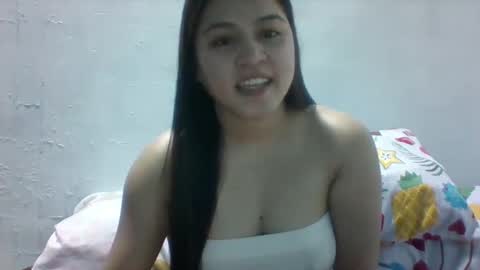 Snapshot of misskitty2xxx chatting on 01.03.25 Merry online show from 01.03.25