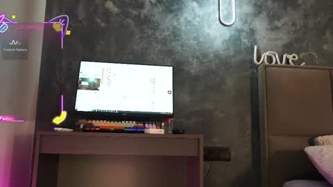 Snapshot of misskristel chatting on 09.24.25 misskristel online show from 09.24.25