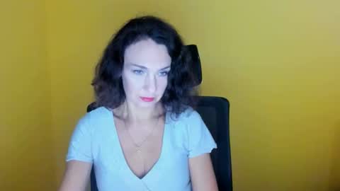 Christina online show from 10.13.25