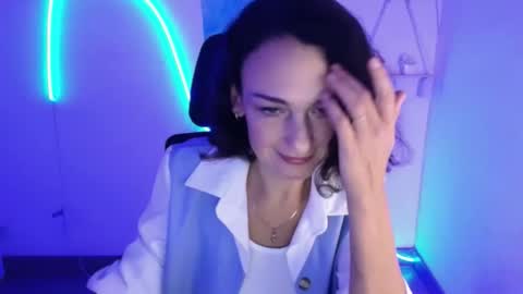 Christina online show from 10.18.25