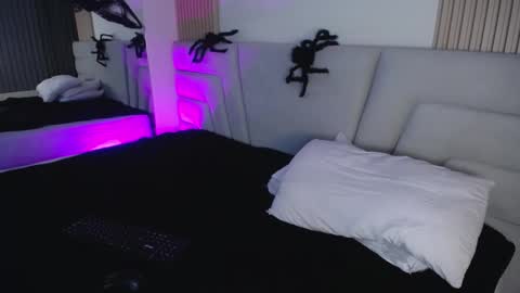 Miss Loise online show from 11.03.25