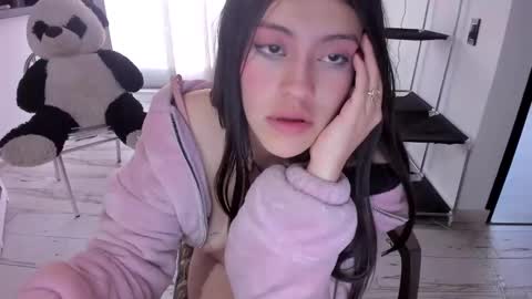 missloren333 online show from 01.20.25